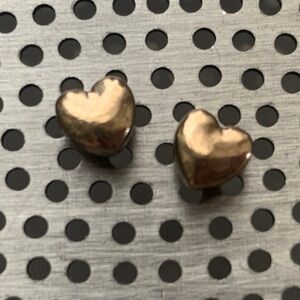 1700 Elegant Gold Tone Heart Stud Earrings
